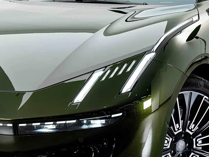Lynk & Co 10