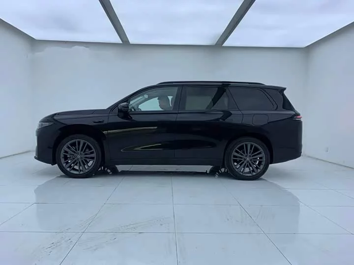 Leapmotor C16