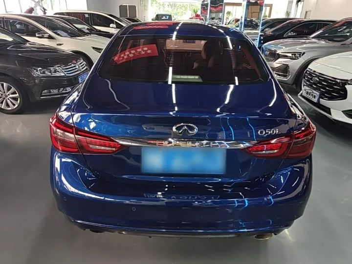 Infiniti Q50L