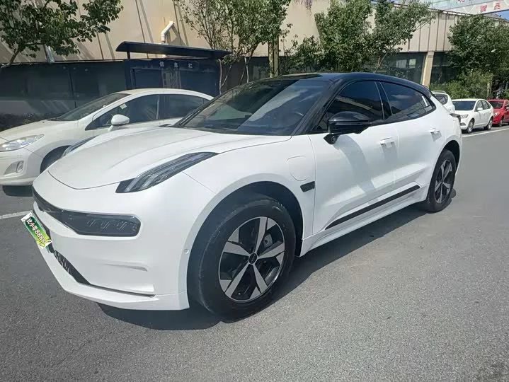ZEEKR 001