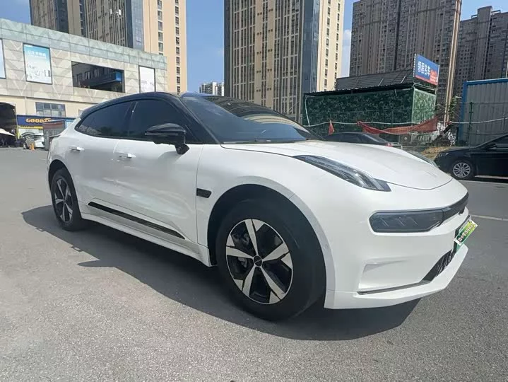 ZEEKR 001