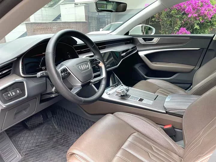 Audi A7L