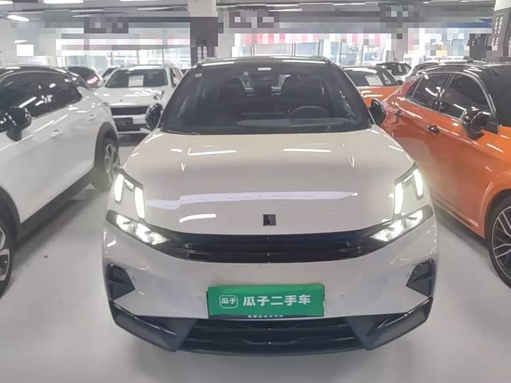 Lynk & Co 06