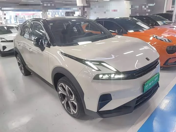 Lynk & Co 06