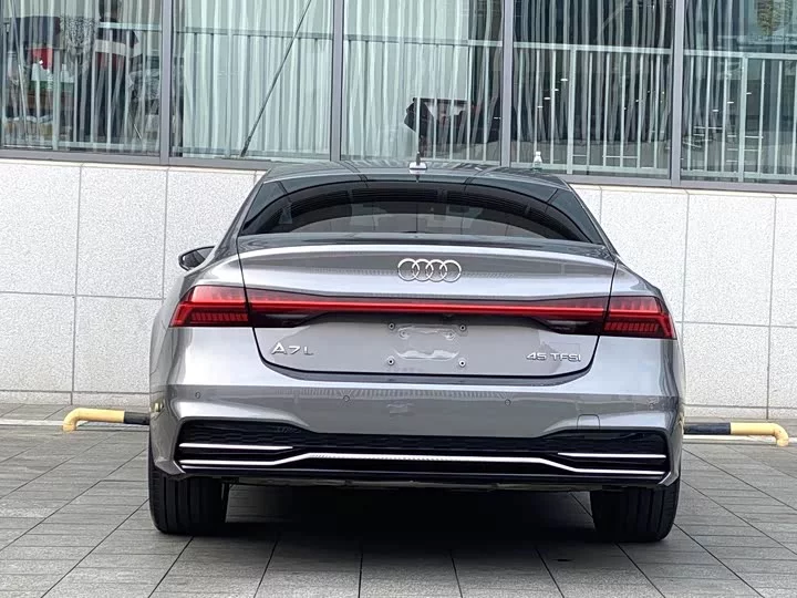 Audi A7L