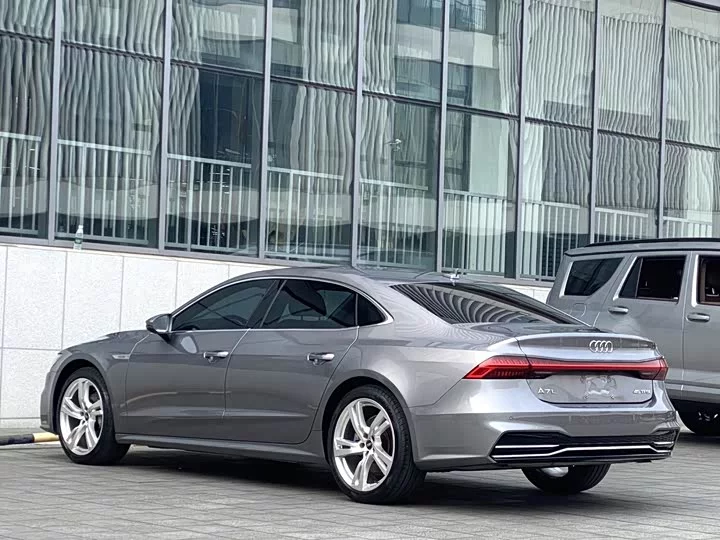 Audi A7L