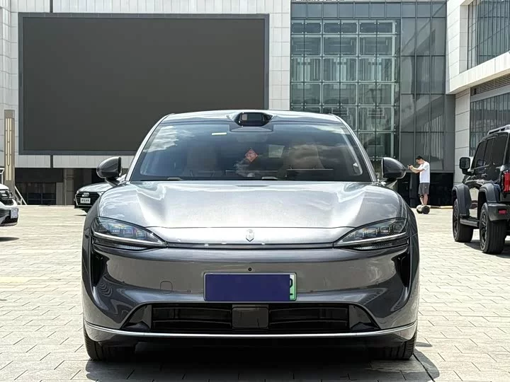 Luxeed R7