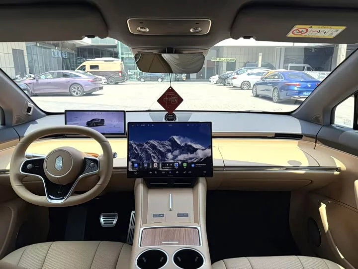 Luxeed R7