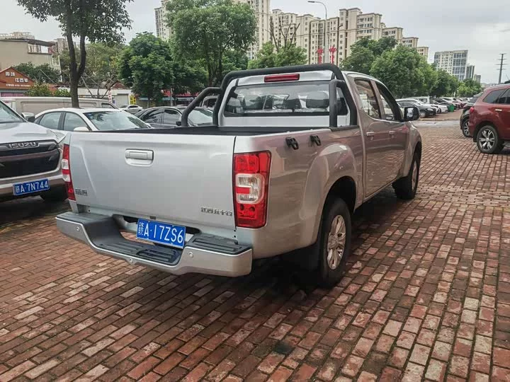 Isuzu RE-MAX