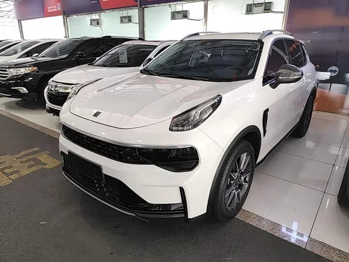 Lynk & Co 01