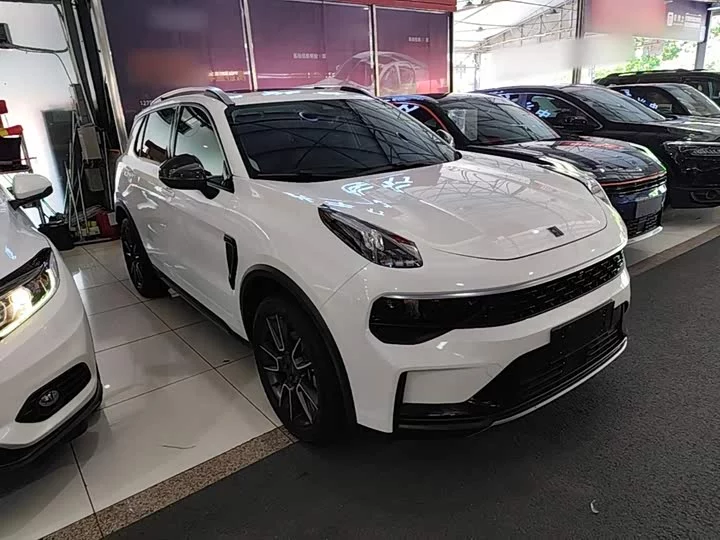 Lynk & Co 01