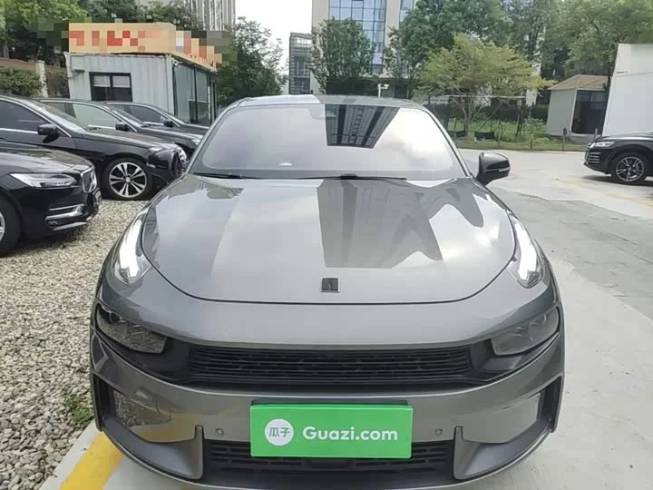 Lynk & Co 03