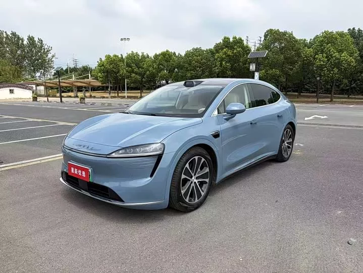 Luxeed R7