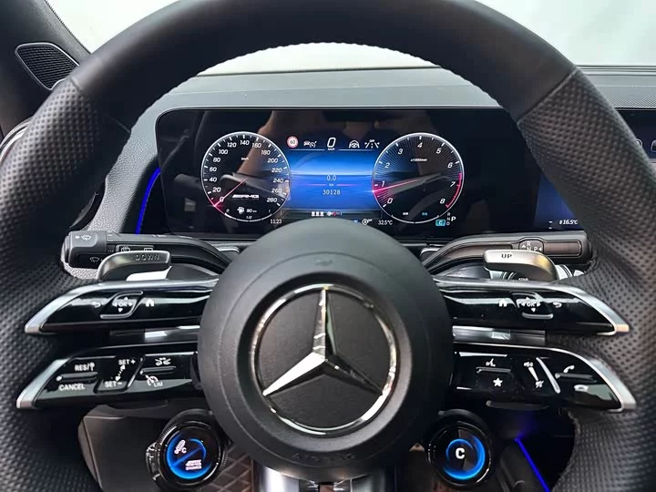 Mercedes-Benz GLB AMG