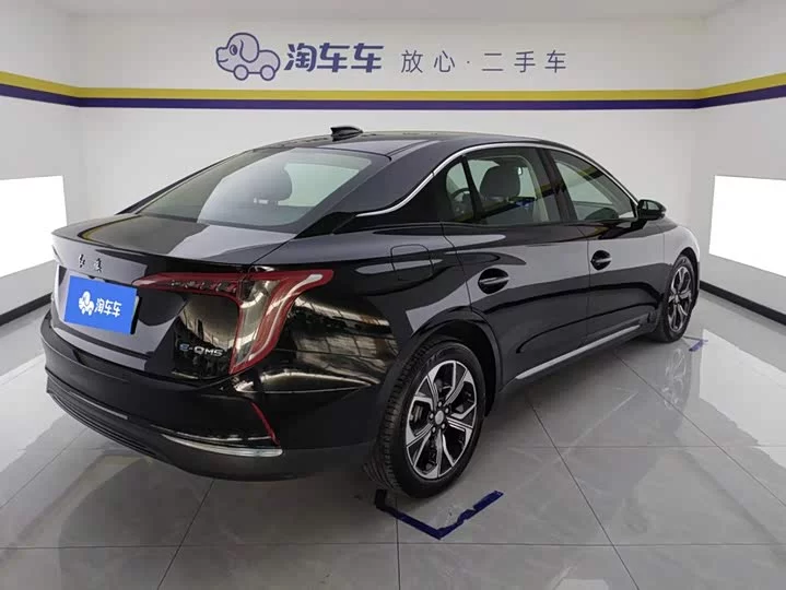 Hongqi E-QM5