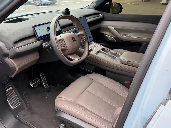 NIO ES7