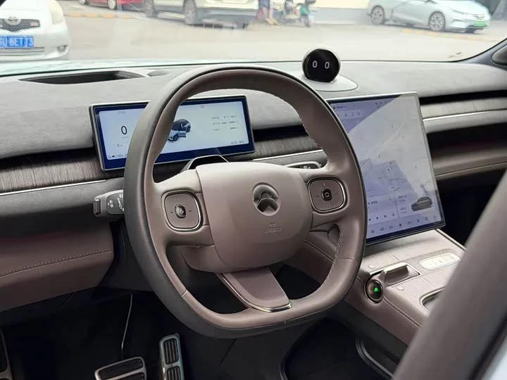 NIO ES7