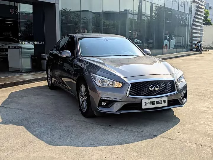 Infiniti Q50L