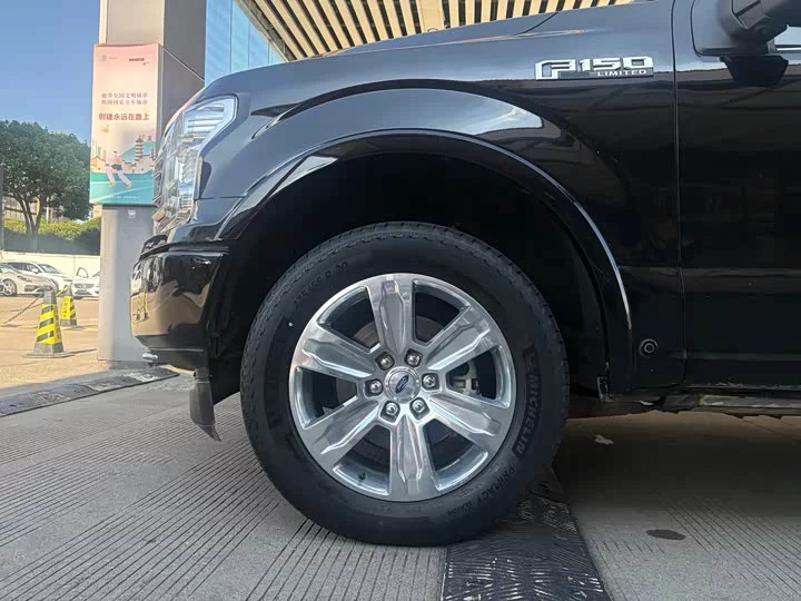 Ford F-150 Raptor