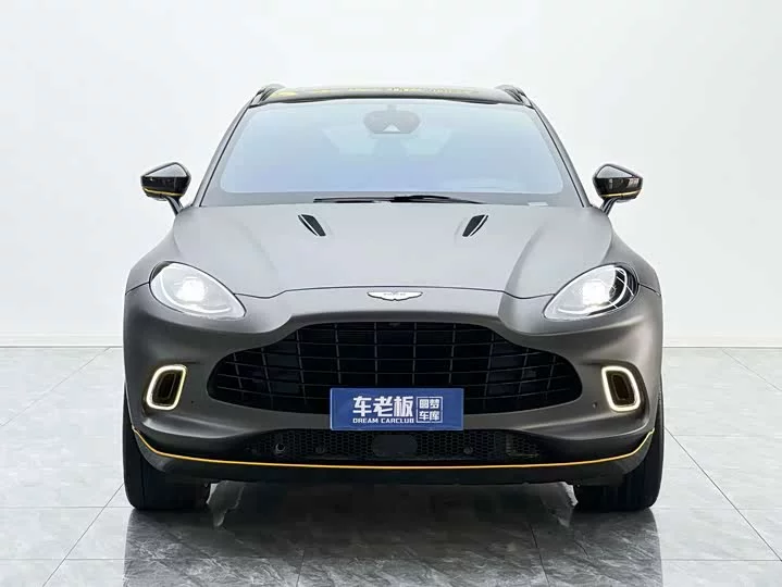 Aston Martin DBX