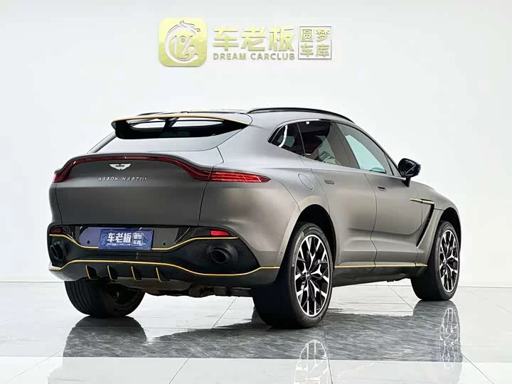 Aston Martin DBX