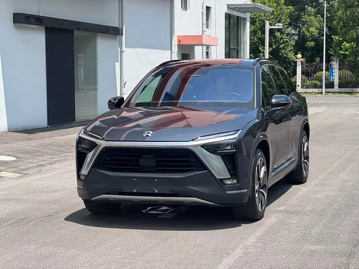 NIO ES8