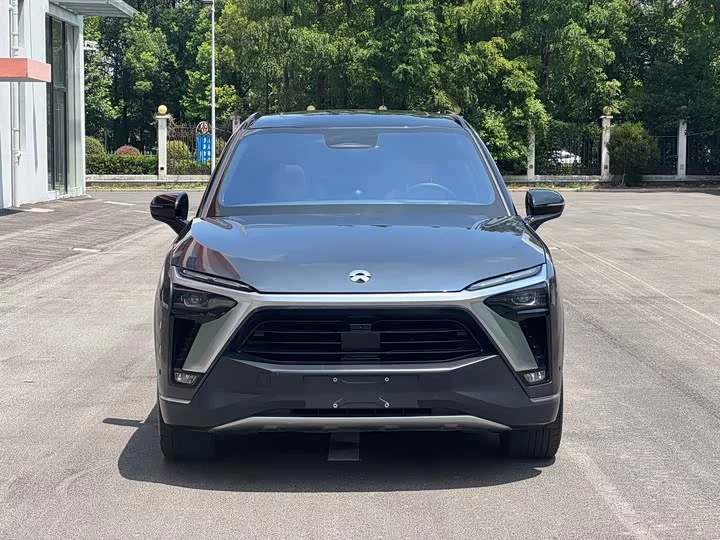NIO ES8