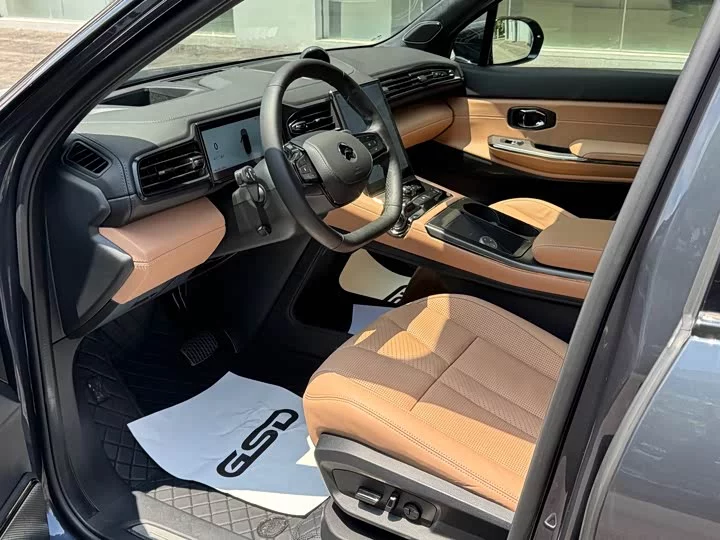 NIO ES8