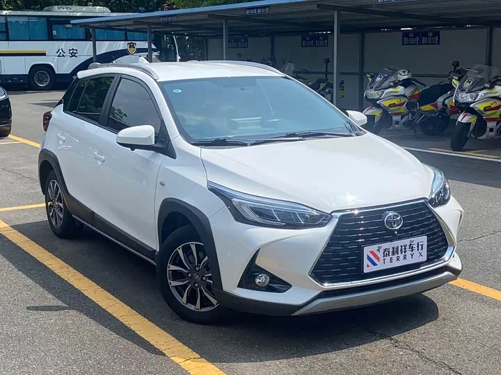 Toyota Yaris L