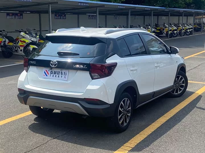 Toyota Yaris L