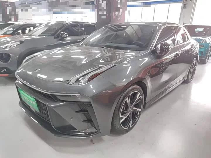 Lynk & Co 03