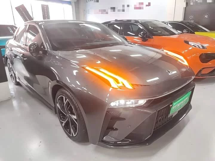 Lynk & Co 03