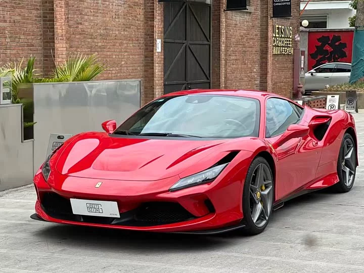 ferrari F8