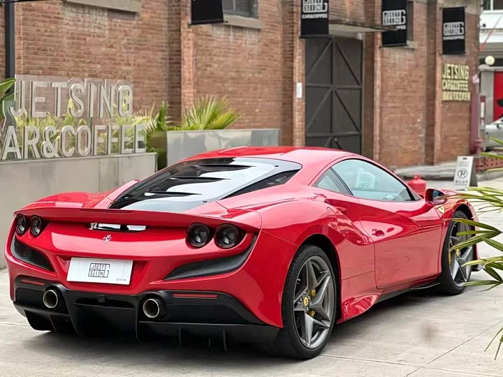 ferrari F8