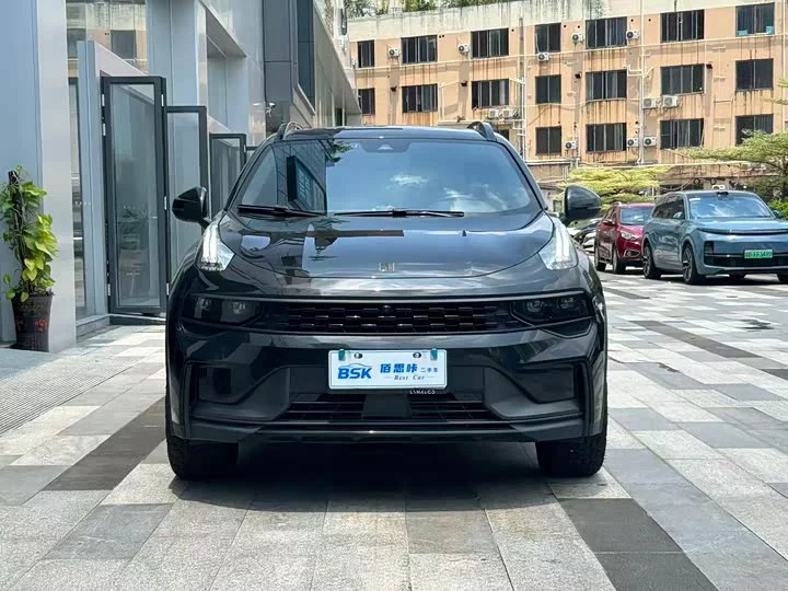 Lynk & Co 01