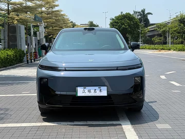 Leapmotor B10