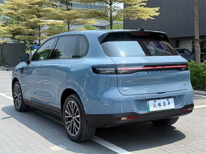 Leapmotor B10