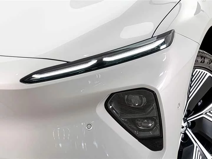 NIO ET7