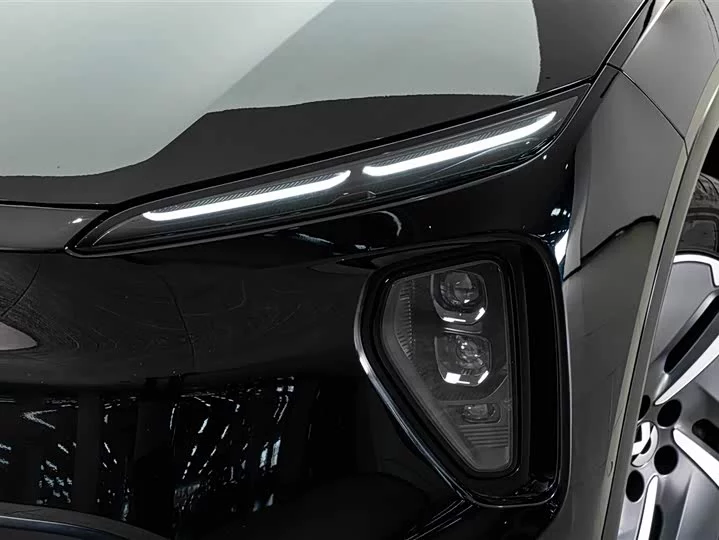 NIO ES6