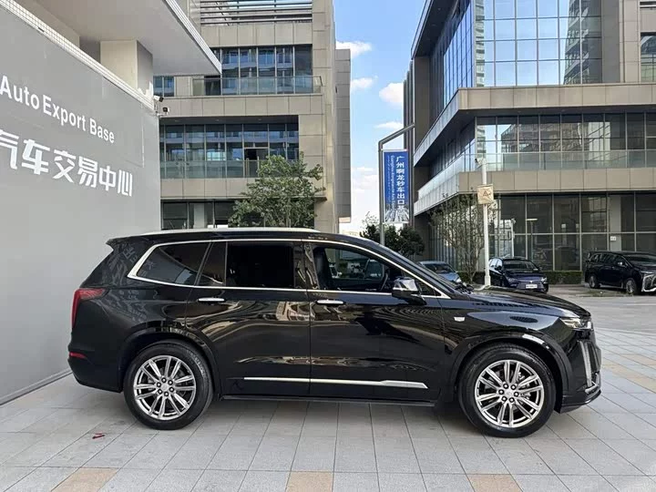 Cadillac XT6