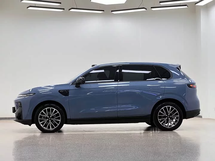 Leapmotor B10
