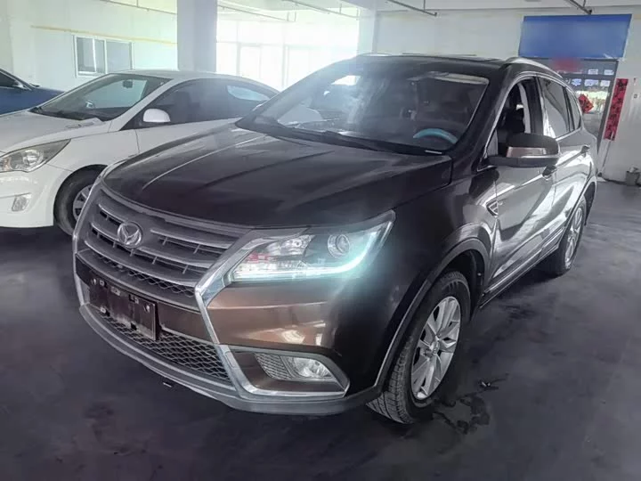 BAIC S6
