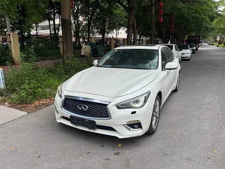 Infiniti Q50L
