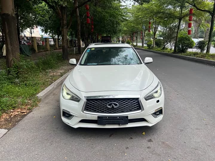 Infiniti Q50L