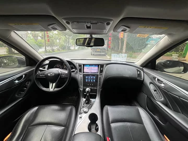 Infiniti Q50L
