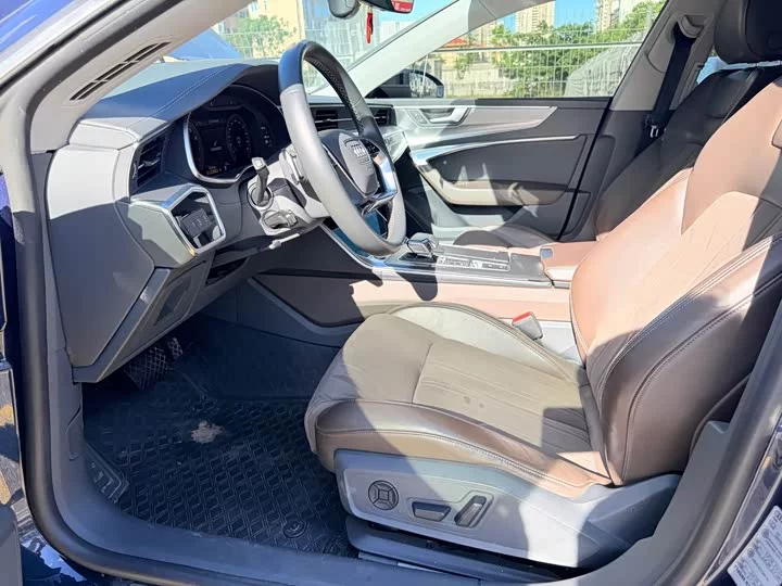 Audi A7L