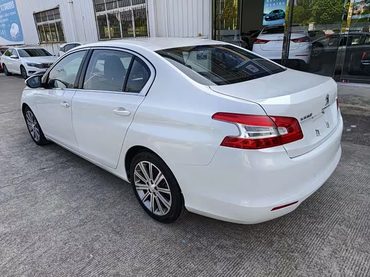Peugeot 408