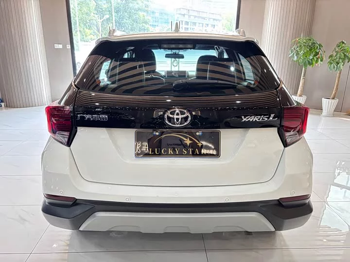 Toyota Yaris L