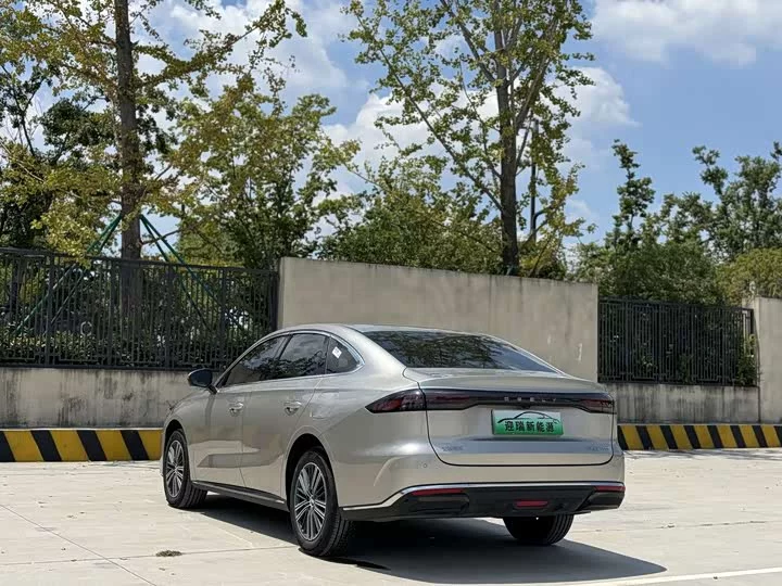 Geely Galaxy Star 6