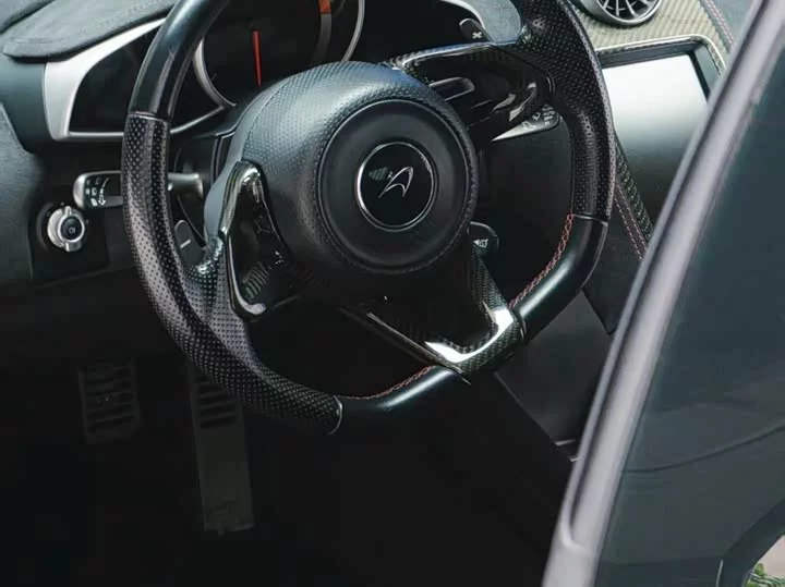 McLaren 650S